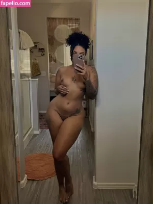 inherbedroomm thumbnail #621365