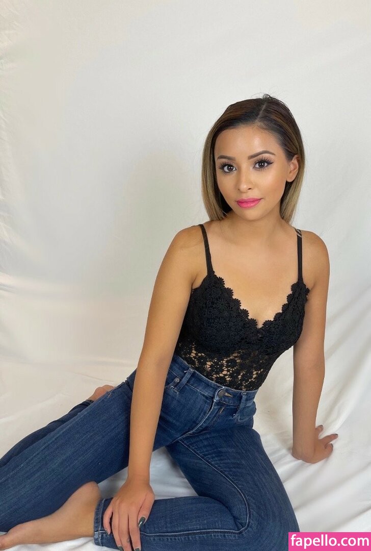 iris-in-the-kitchen – I Nudes – Celeb Nudes