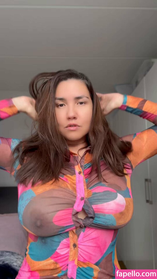 Isa Sato-1
