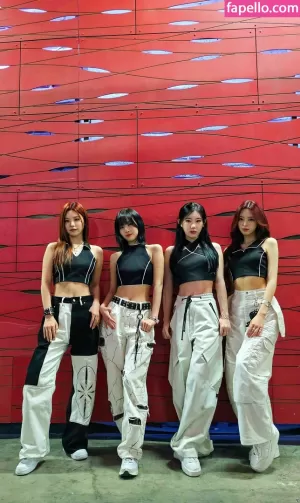 itzy-all-in-us thumbnail #5471635