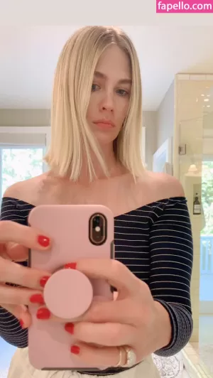 january-jones thumbnail #415492