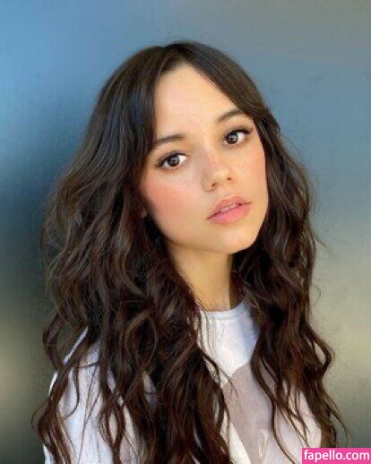 Jenna Ortega-2