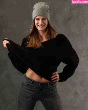 joana-heidrich thumbnail #3424774