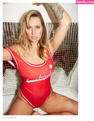 joanna-may-parker thumbnail #984859