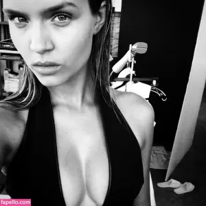 josephine-skriver thumbnail #552193