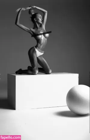 julia-dybowska thumbnail #1927129