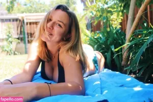 julia-g thumbnail #3667325