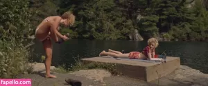 julia-garner thumbnail #3222676