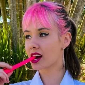 julia-k-barni thumbnail #1927430