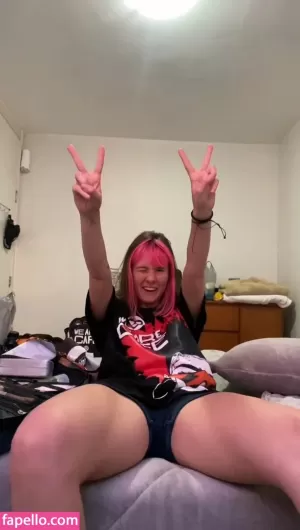 julia-k-barni thumbnail #1927431