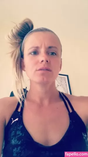 julia-simic thumbnail #1927687