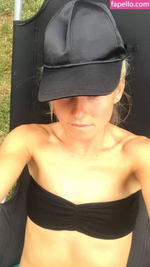 julia-simic thumbnail #1927689