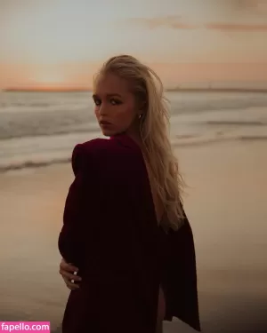 julia-tychoniewicz thumbnail #3430793