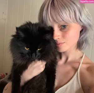 julianneiwj thumbnail #6122223