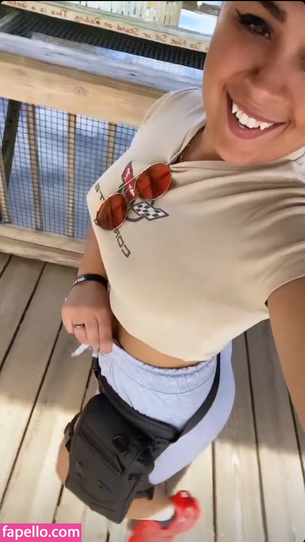 JustYeliz-3