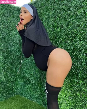katya-elise-henry thumbnail #727809