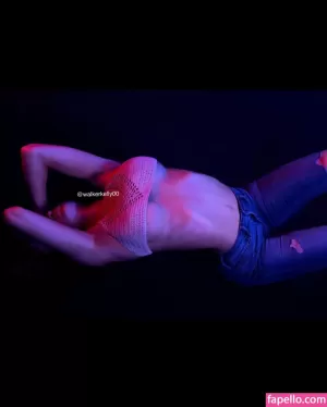 kelly-walker thumbnail #1570688