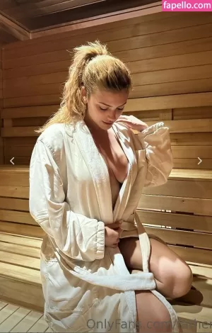 kelsey-calemine-7 thumbnail #107267