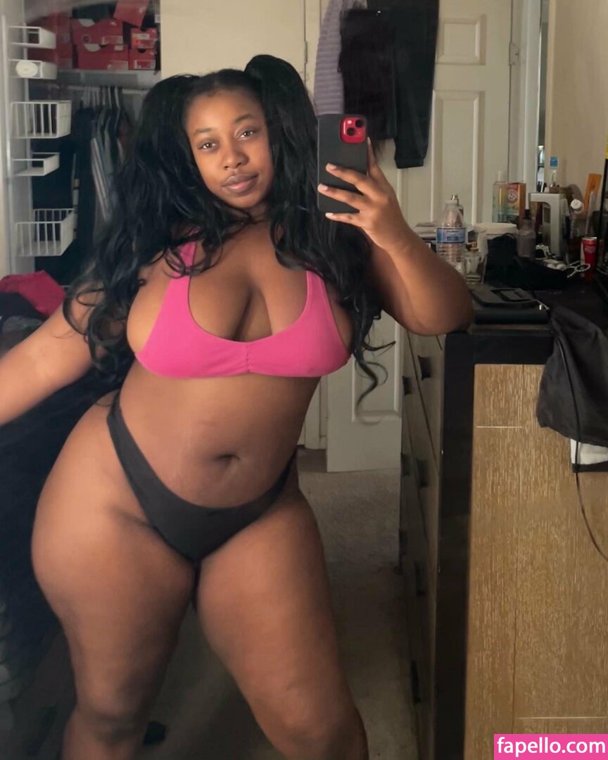 Kiana_Marijuana-2
