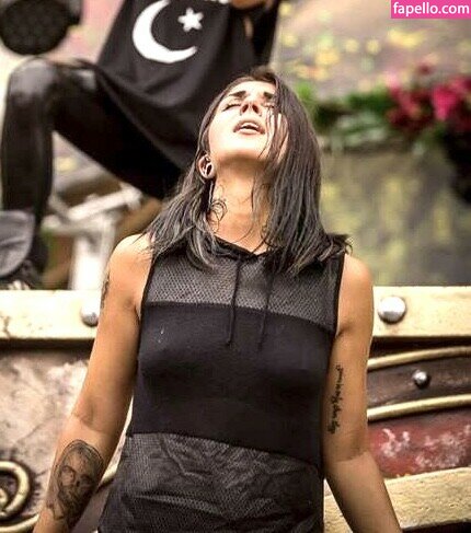 Krewella-2