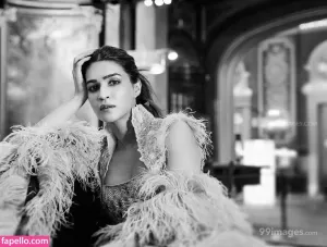 kriti-sanon thumbnail #3426617