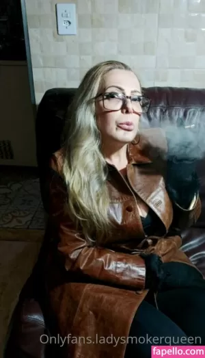 lady-smoker-queen thumbnail #3867993