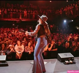 Full Video : Lainey Wilson Nude Leaks OnlyFans I Nudes - Celeb Nudes