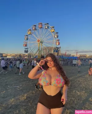 laura-j thumbnail #3417578