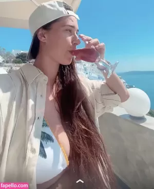 laura-petard thumbnail #1127940