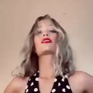 laura-whitmore thumbnail #1987272