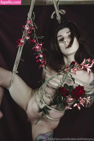 lauretta thumbnail #805747