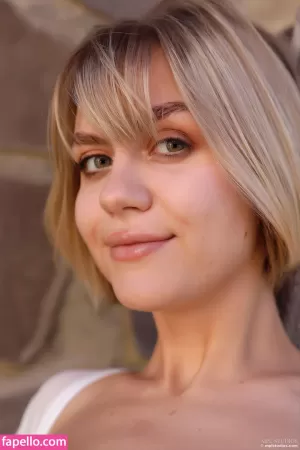 layanadevis thumbnail #1040435