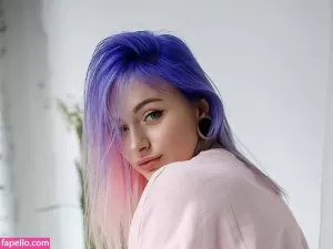 leah-larsh thumbnail #1991668