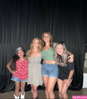 leonarda-jonie thumbnail #6286159