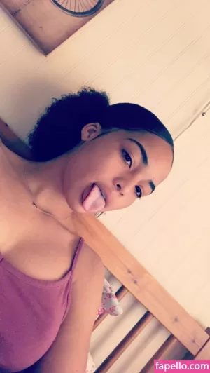 lightskin thumbnail #1999955