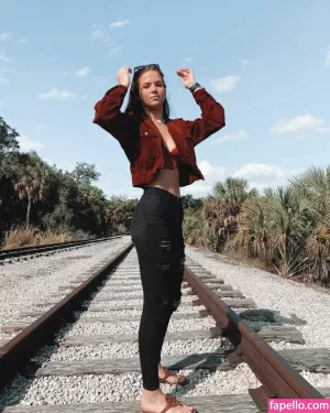 lillyackerman thumbnail #2003700