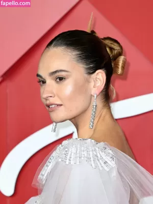 lily-james thumbnail #971727