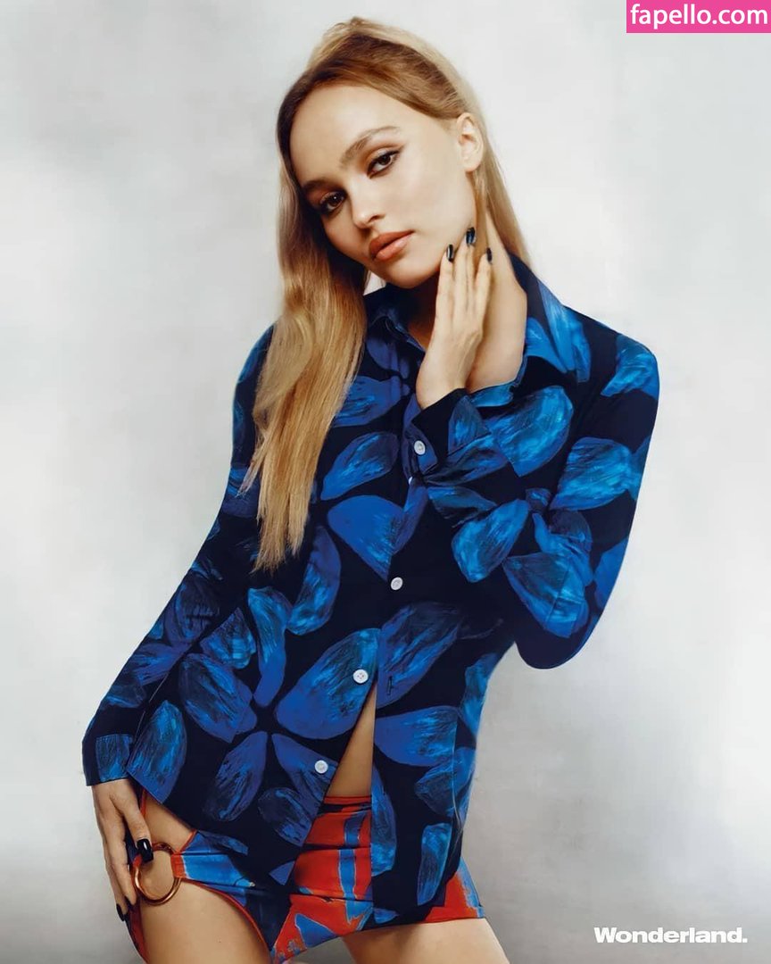 Lily-Rose Depp-1