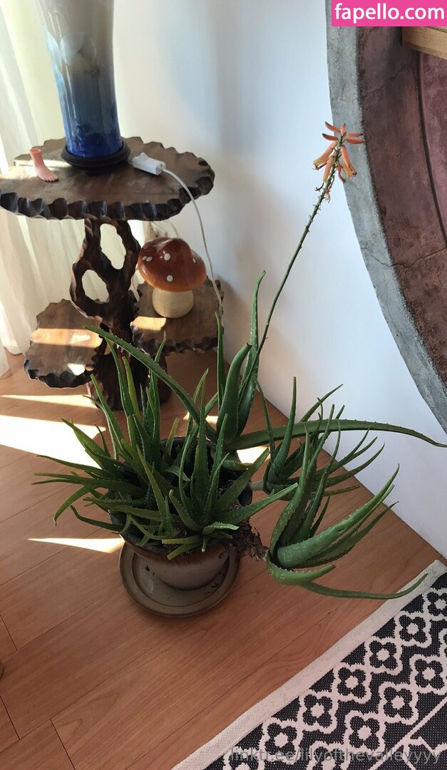 lilyofthevalleyyyy-1