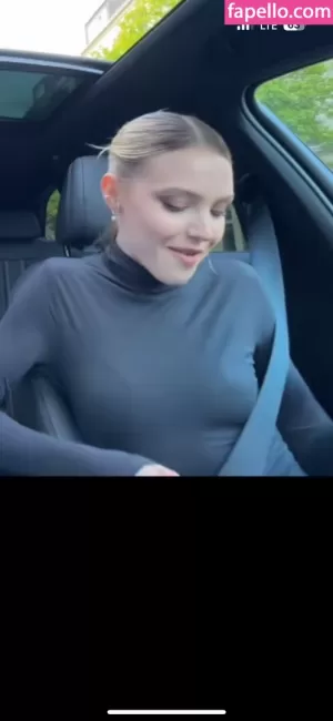 lina-larissa-strahl thumbnail #6093227