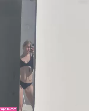 lina-larissa-strahl thumbnail #6093224