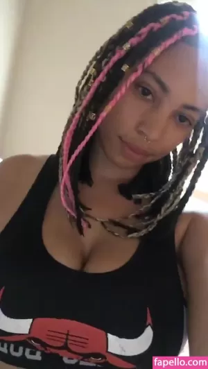 lipstickthvg thumbnail #634554