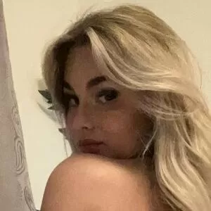 liv-hughes thumbnail #6089705