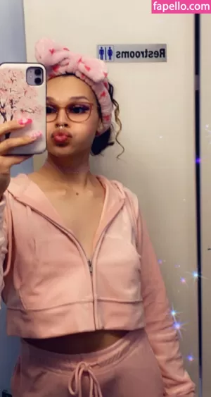 liv-rose thumbnail #2016177