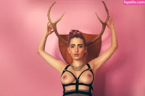 liz-harvey thumbnail #3746456