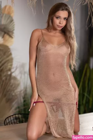 lizavaiss thumbnail #2017537
