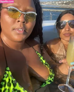 lizzo thumbnail #997695