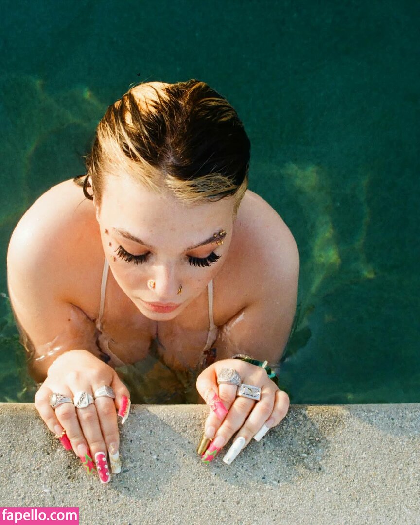 Lola Young-2
