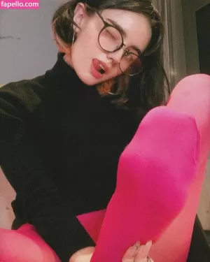 loonassoftfeet thumbnail #409859