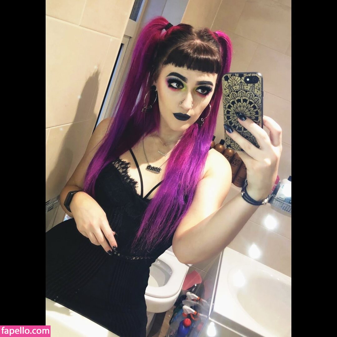 m0sh_mall0w-1